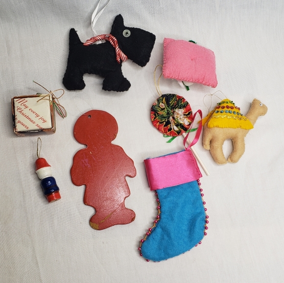 70s Vintage Handmade Christmas Ornaments Felt Wood Beaded Upcycled - Picture 2 of 2